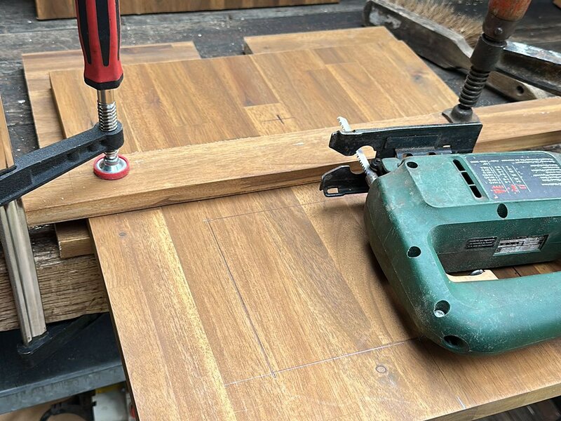 Fräsen und Sägen der Holzplatten für die Fotobox